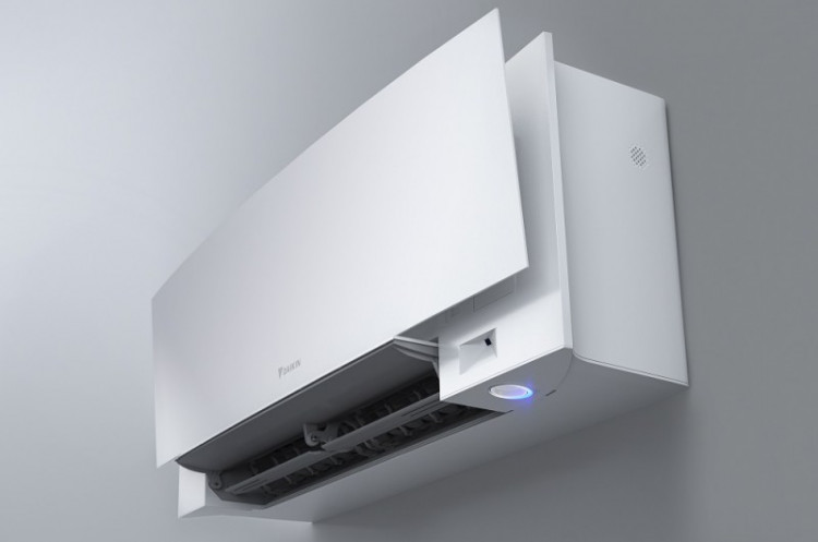 Inverter Air Conditioner Daikin Emura FTXJ25AW+RXJ25A 9 000 BTU indoor unit